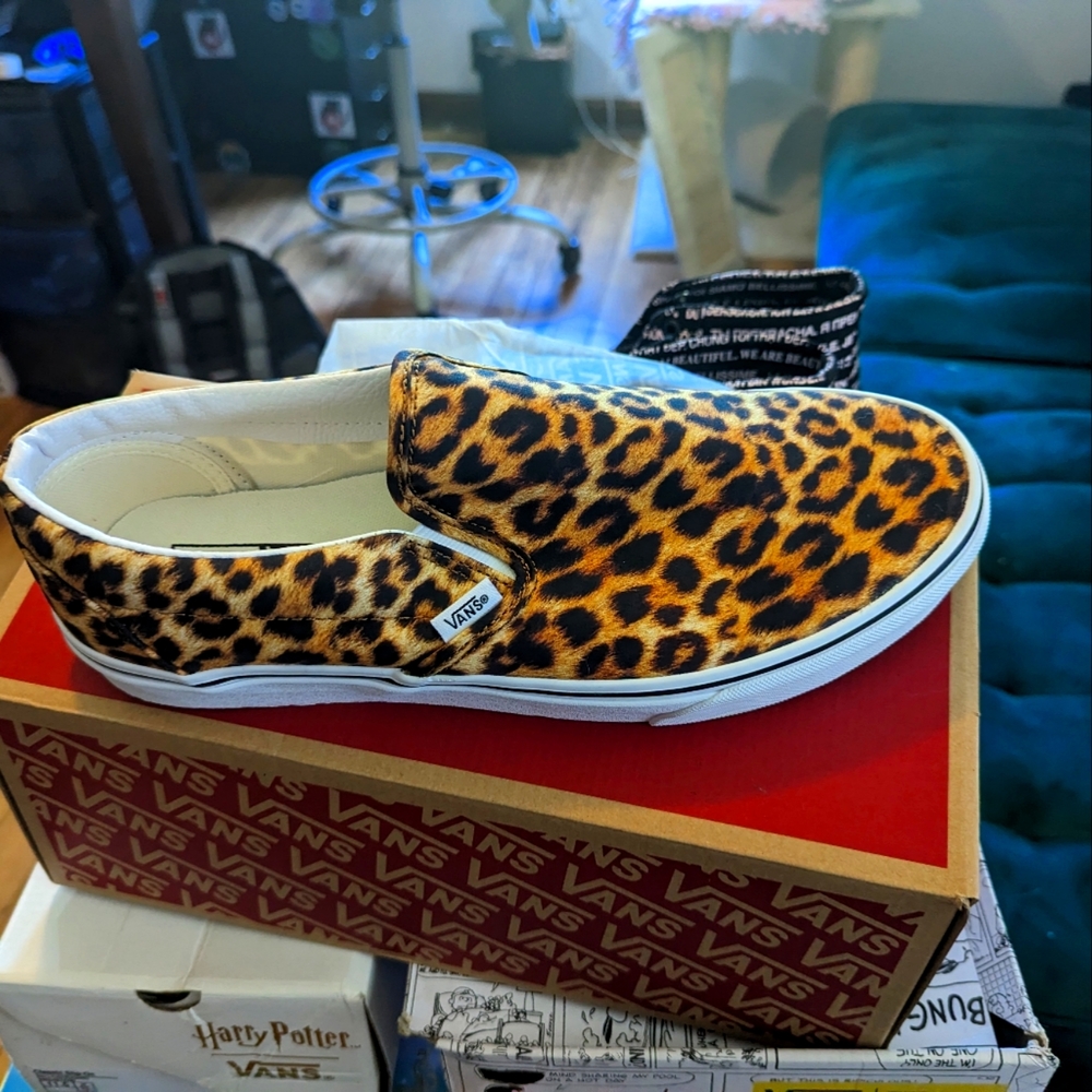 Leopard print Vans slip on 11.5